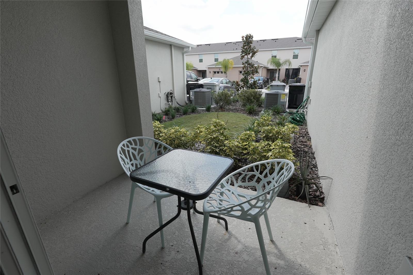SOUTH MEWS/AVIAN POINTE - Residential Lease