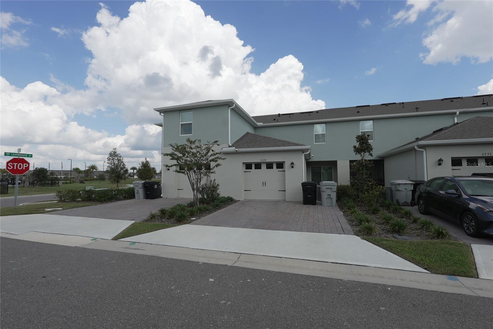 SOUTH MEWS/AVIAN POINTE - Residential Lease