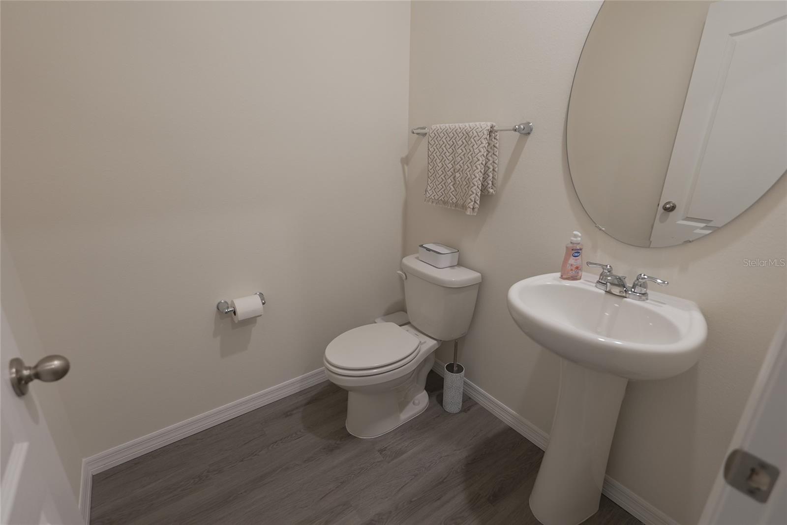 SOUTH MEWS/AVIAN POINTE - Residential Lease