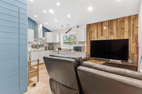 Tiny photo for 604 N Sinclair Avenue, Tavares, FL 32778 (MLS # G5098803)