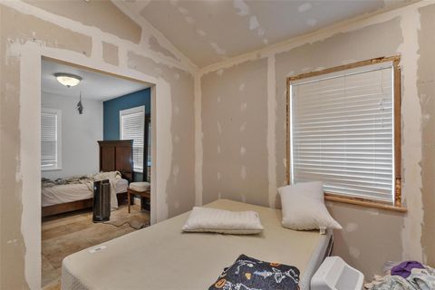 Tiny photo for 604 N Sinclair Avenue, Tavares, FL 32778 (MLS # G5098803)