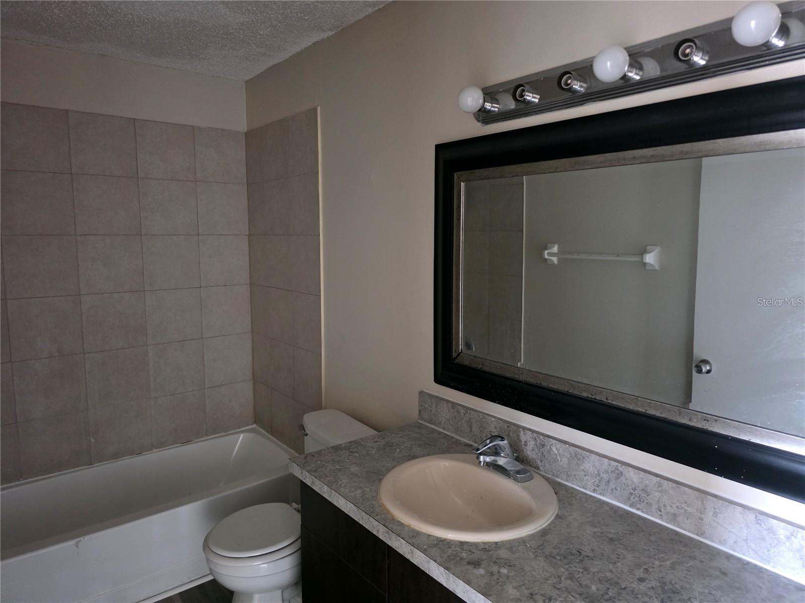 2030 CASCADES BOULEVARD 204