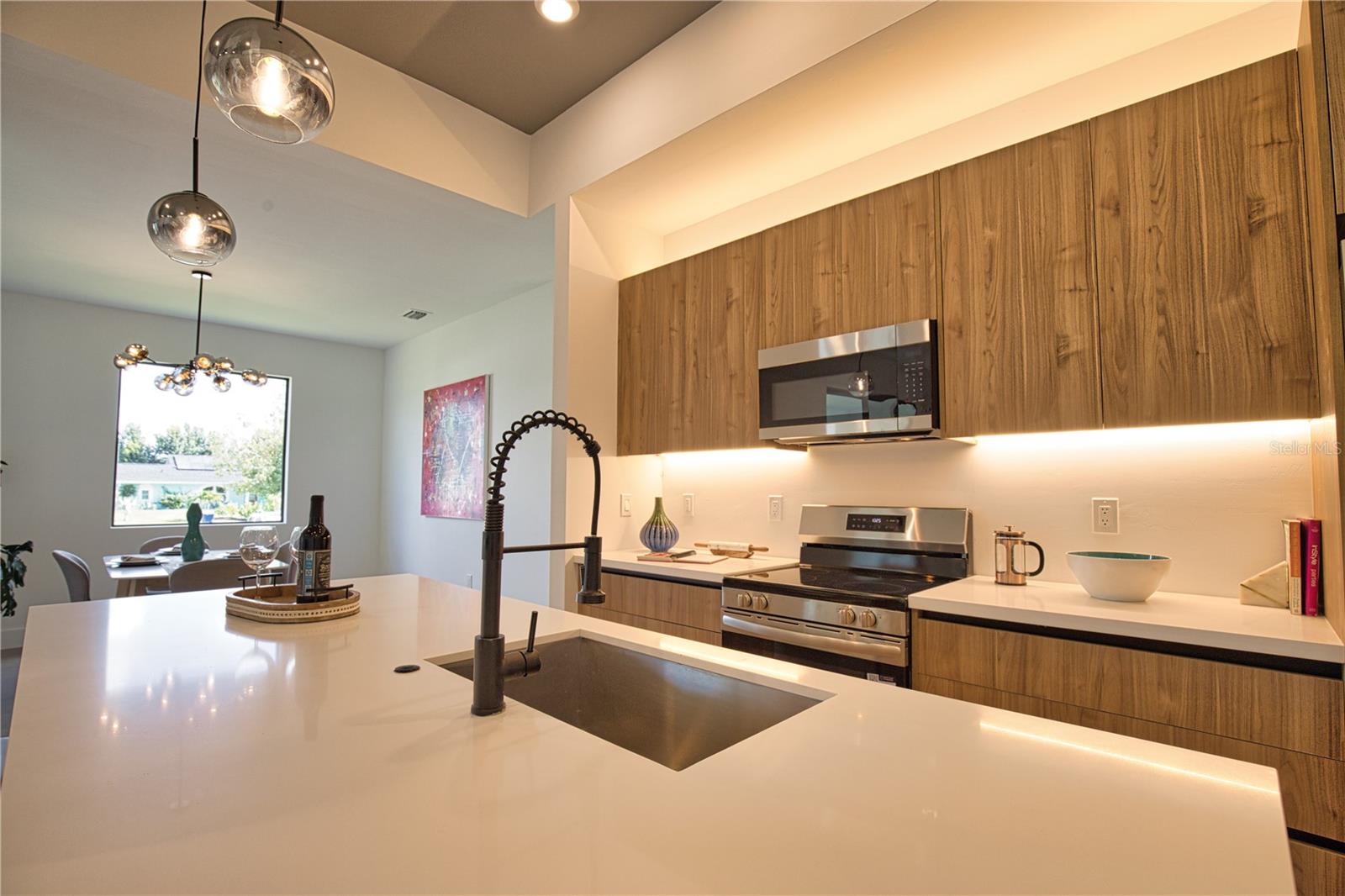 SOUTH VENICE - Residential