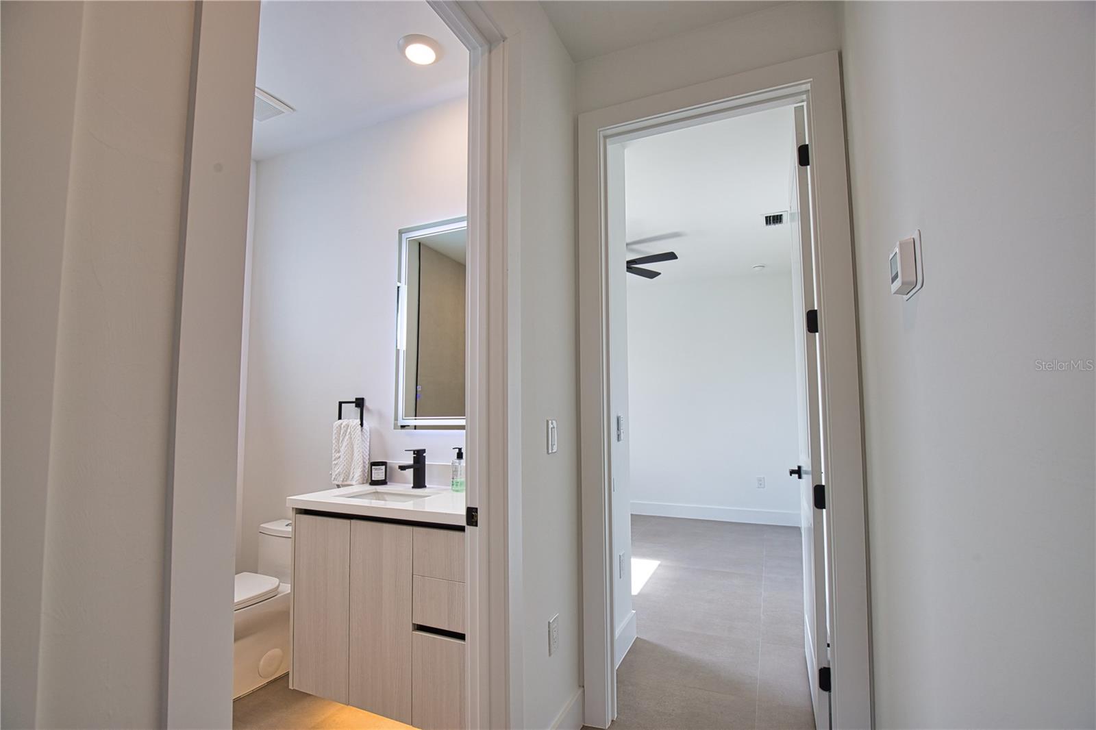 SOUTH VENICE - Residential