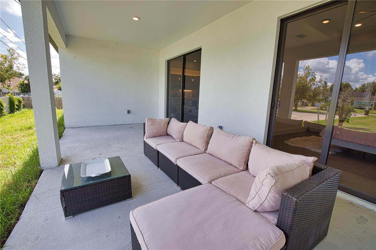SOUTH VENICE - Residential