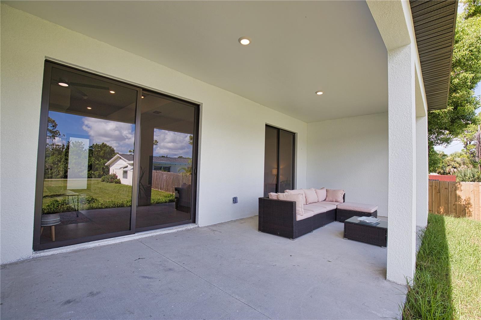 SOUTH VENICE - Residential