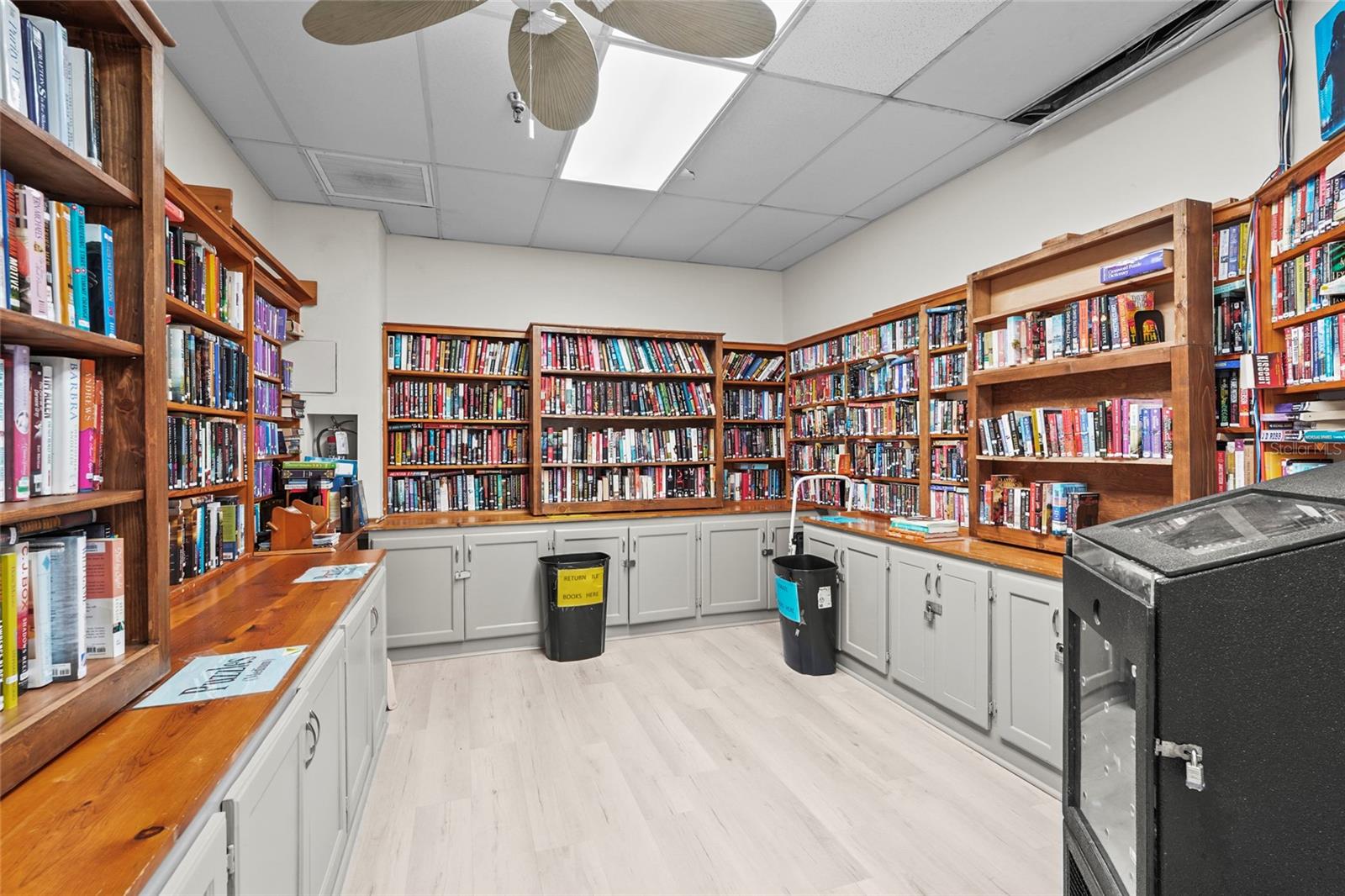 IMPERIAL LAKES ESTATES UNIT III - Residential