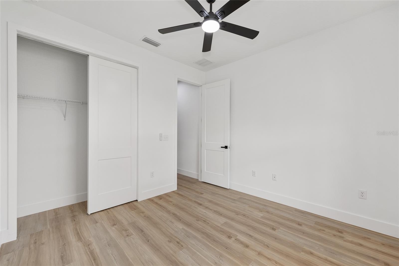 ROLLING HILLS UN 01 - Residential