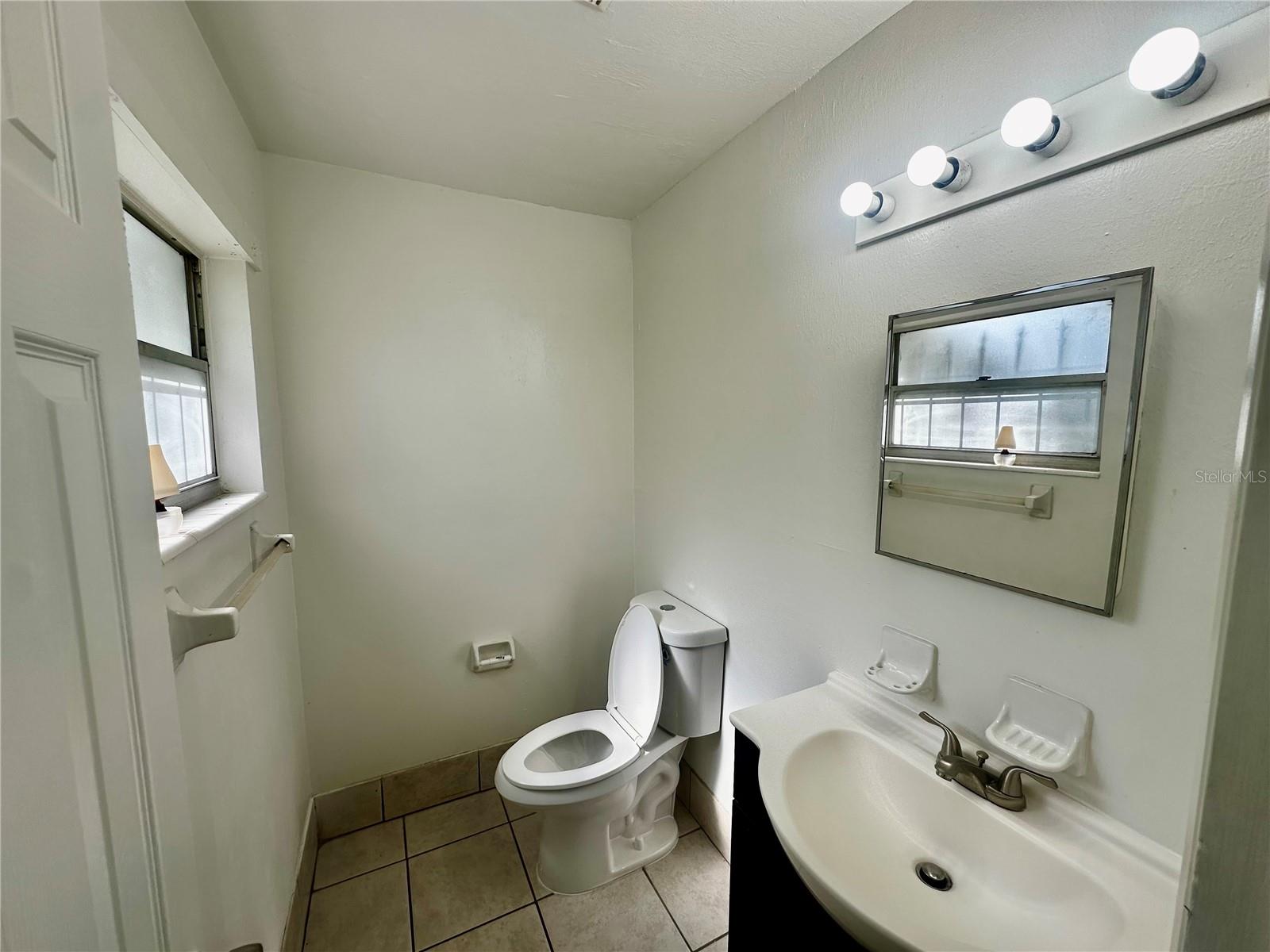 MALIBU GROVES SIXTH ADD - Residential Lease