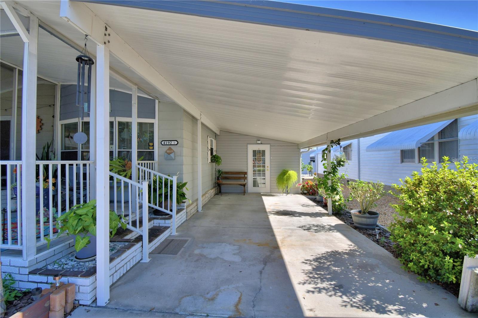 4192 ROLLING OAKS DRIVE