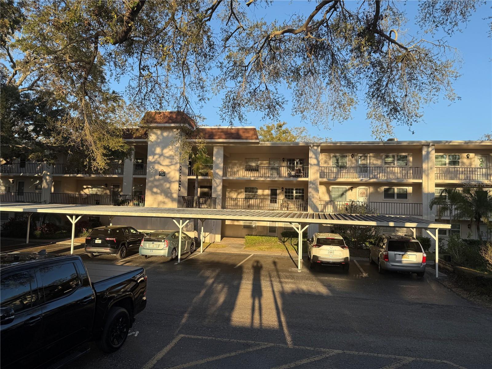 PATRICIAN OAKS - Residential