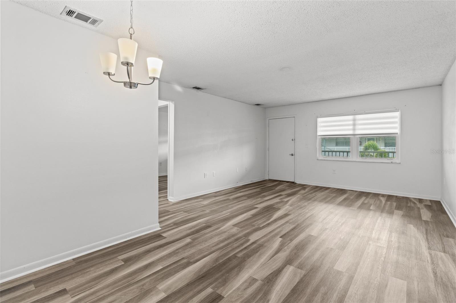 PARADISE SHORES - Residential