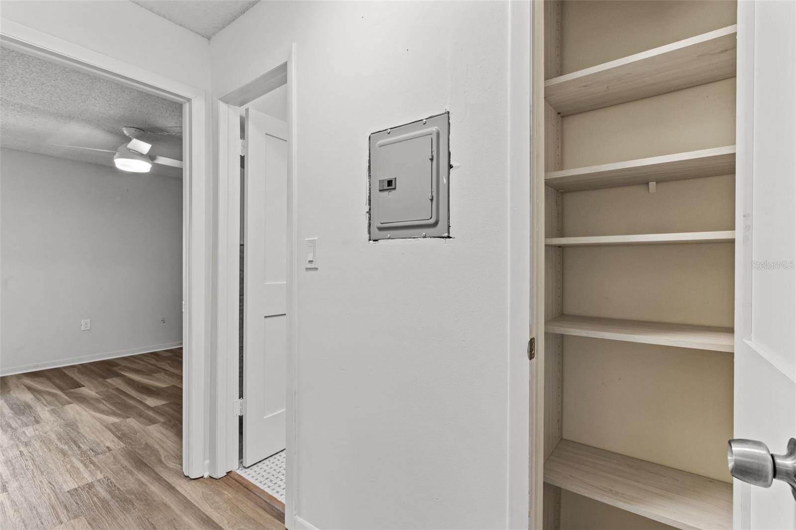 PARADISE SHORES - Residential