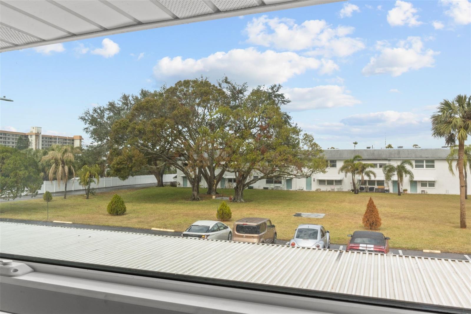 PARADISE SHORES - Residential