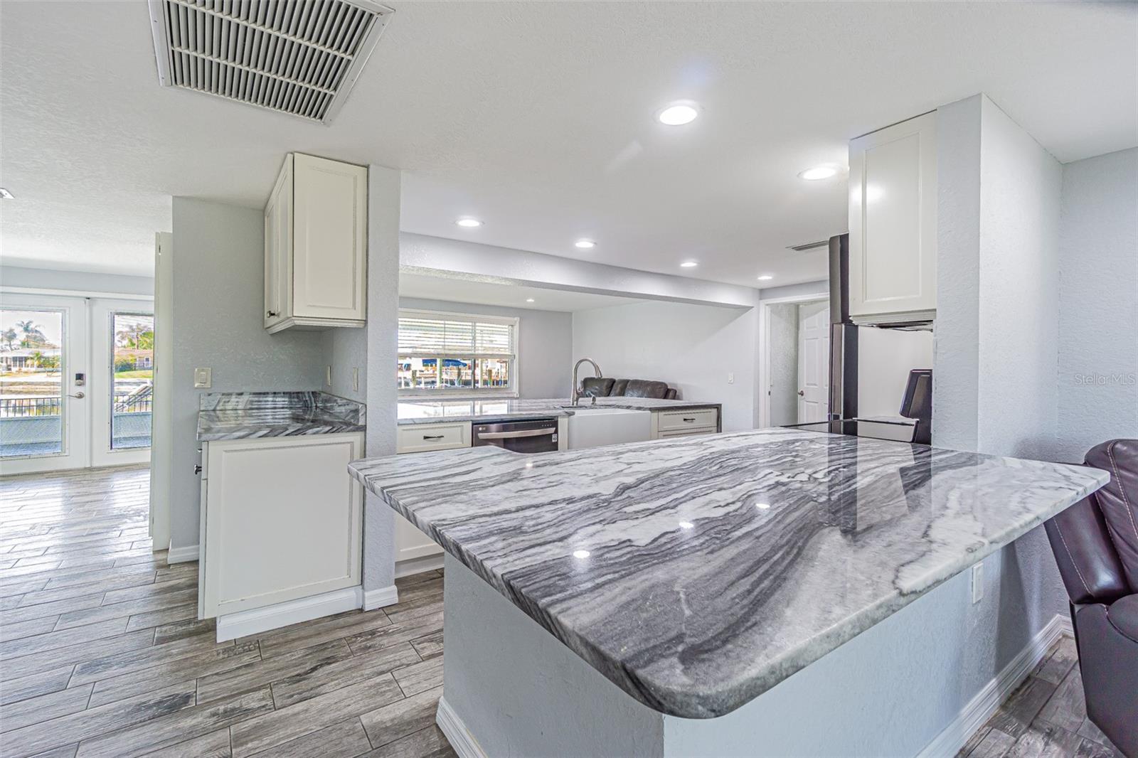 FOREST HILLS - Residential