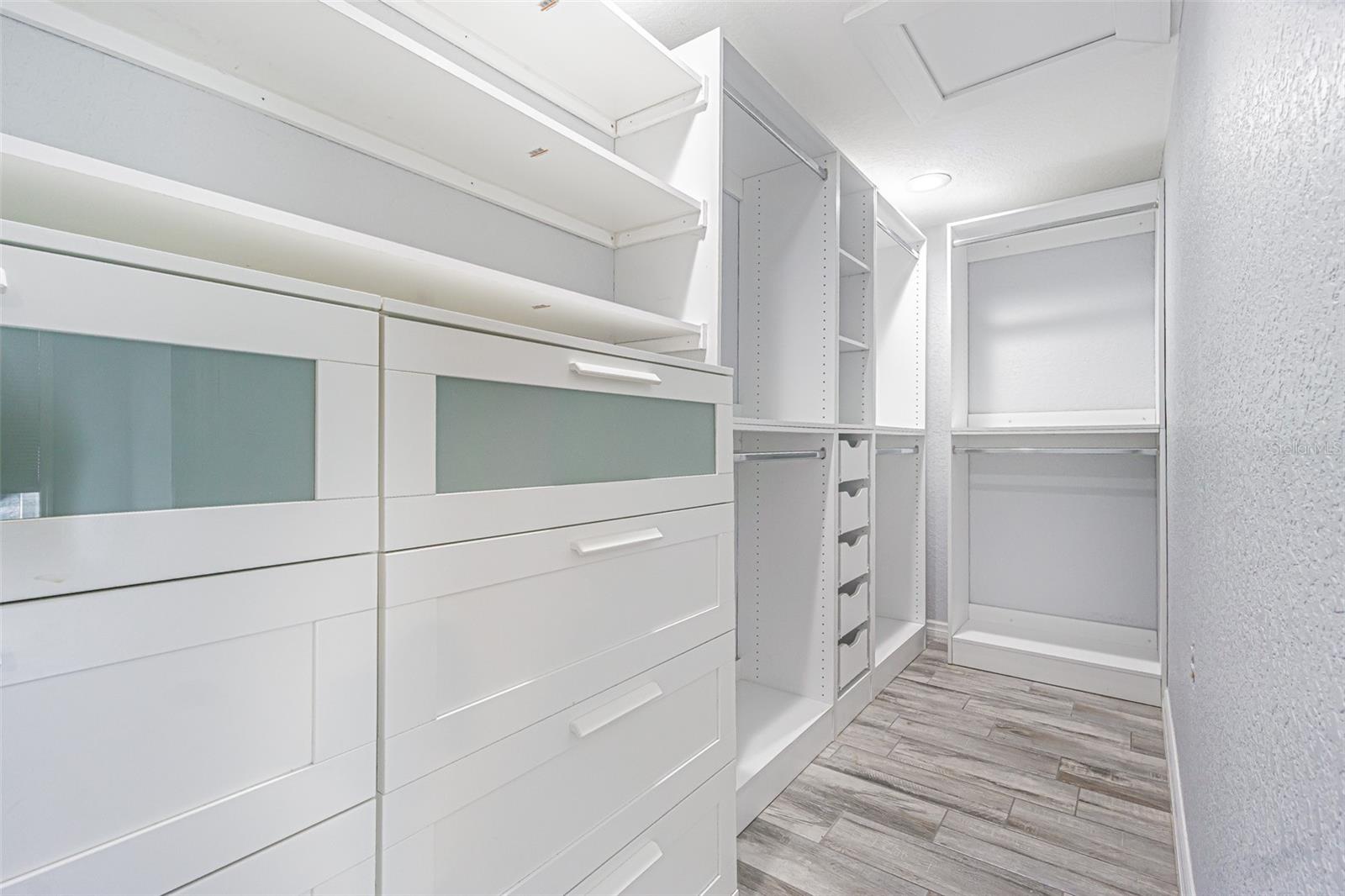 FOREST HILLS - Residential