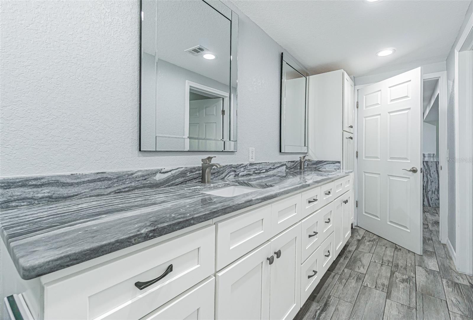 FOREST HILLS - Residential