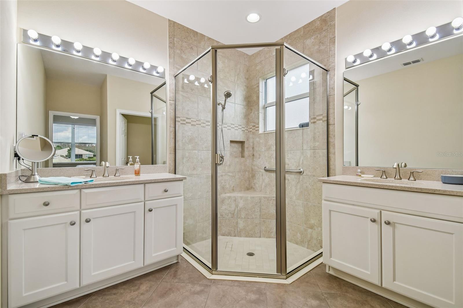 VALENCIA LAKES TR N - Residential