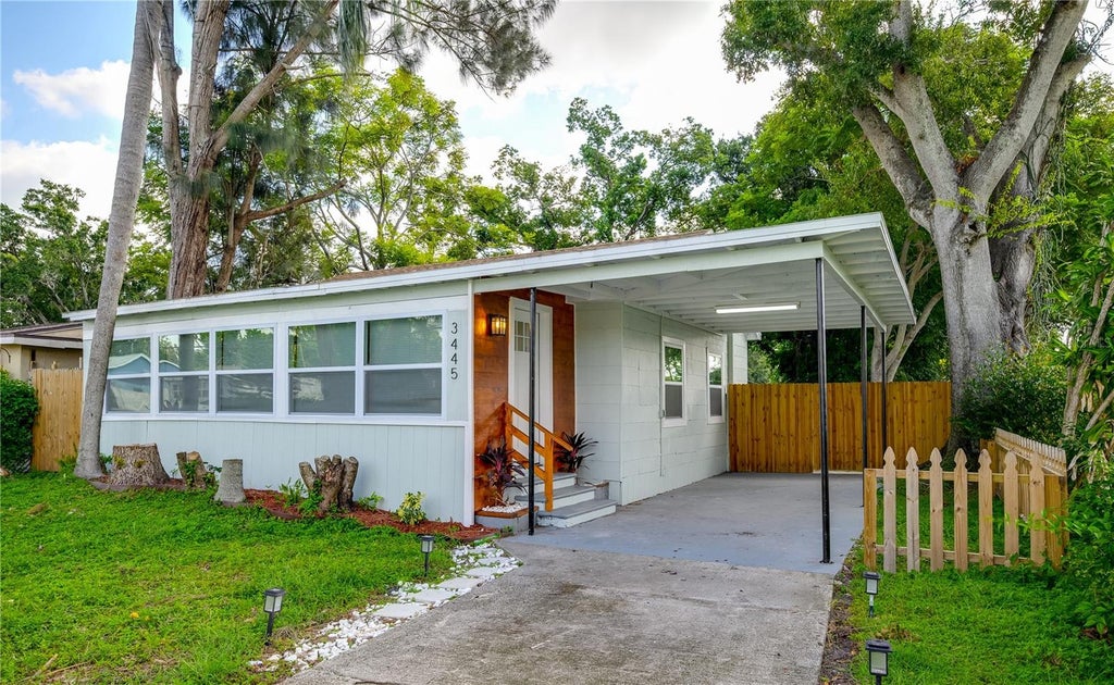 Photo of 3445 40th Street N, St Petersburg, FL 33713 (MLS # O6454104)