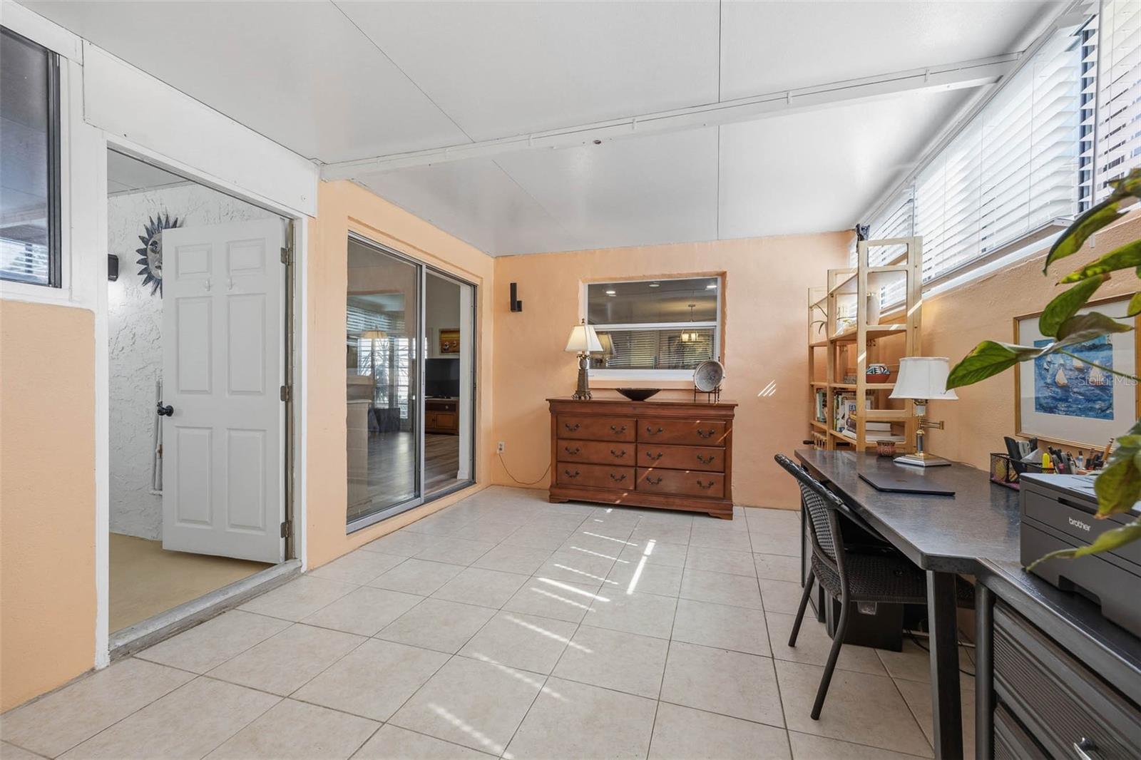 PIPERS GLEN CONDO - Residential