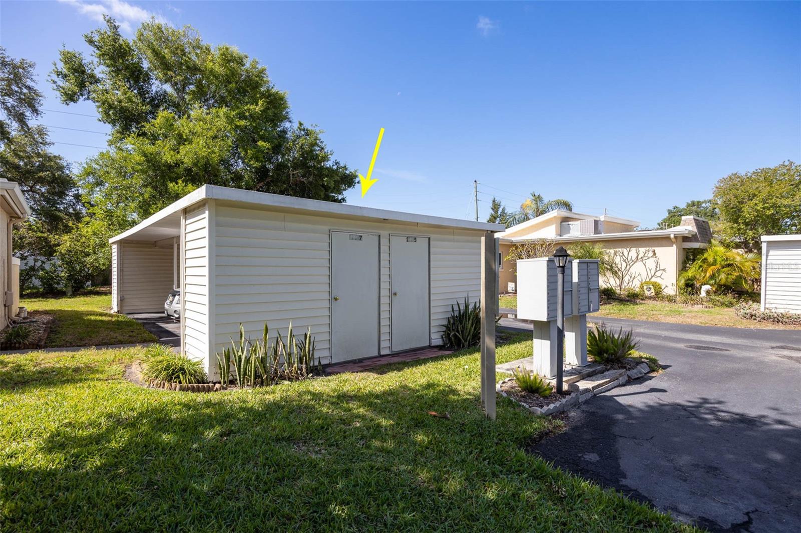 PIPERS GLEN CONDO - Residential