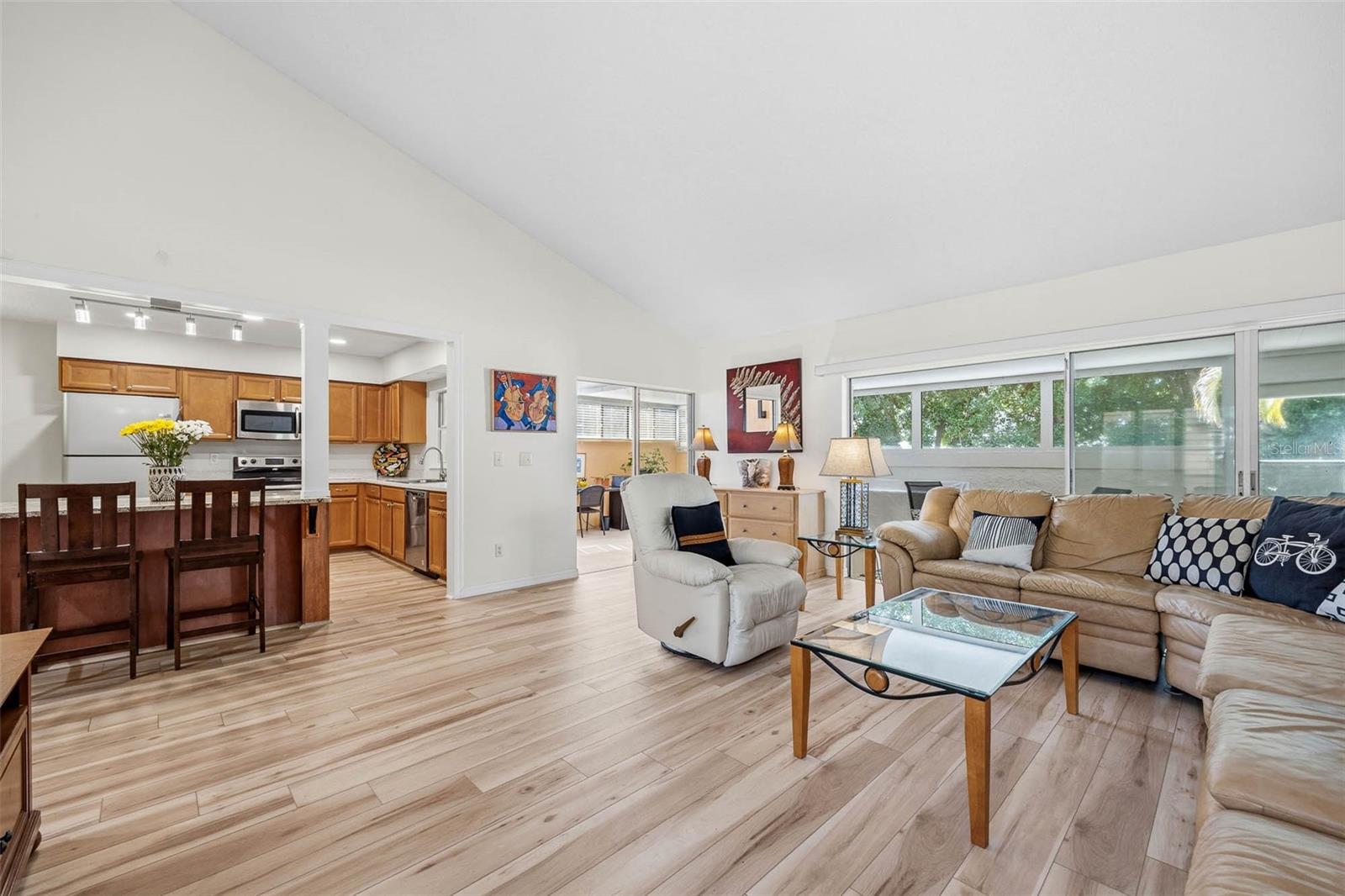 PIPERS GLEN CONDO - Residential