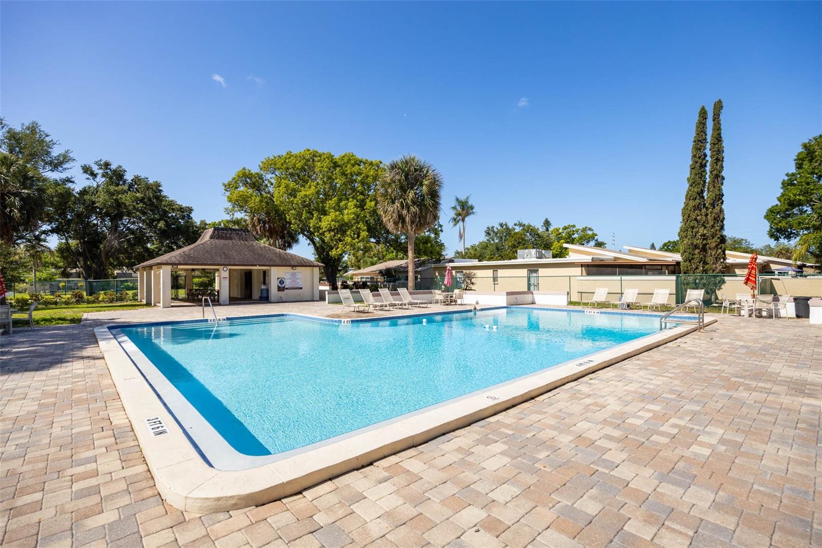 PIPERS GLEN CONDO - Residential