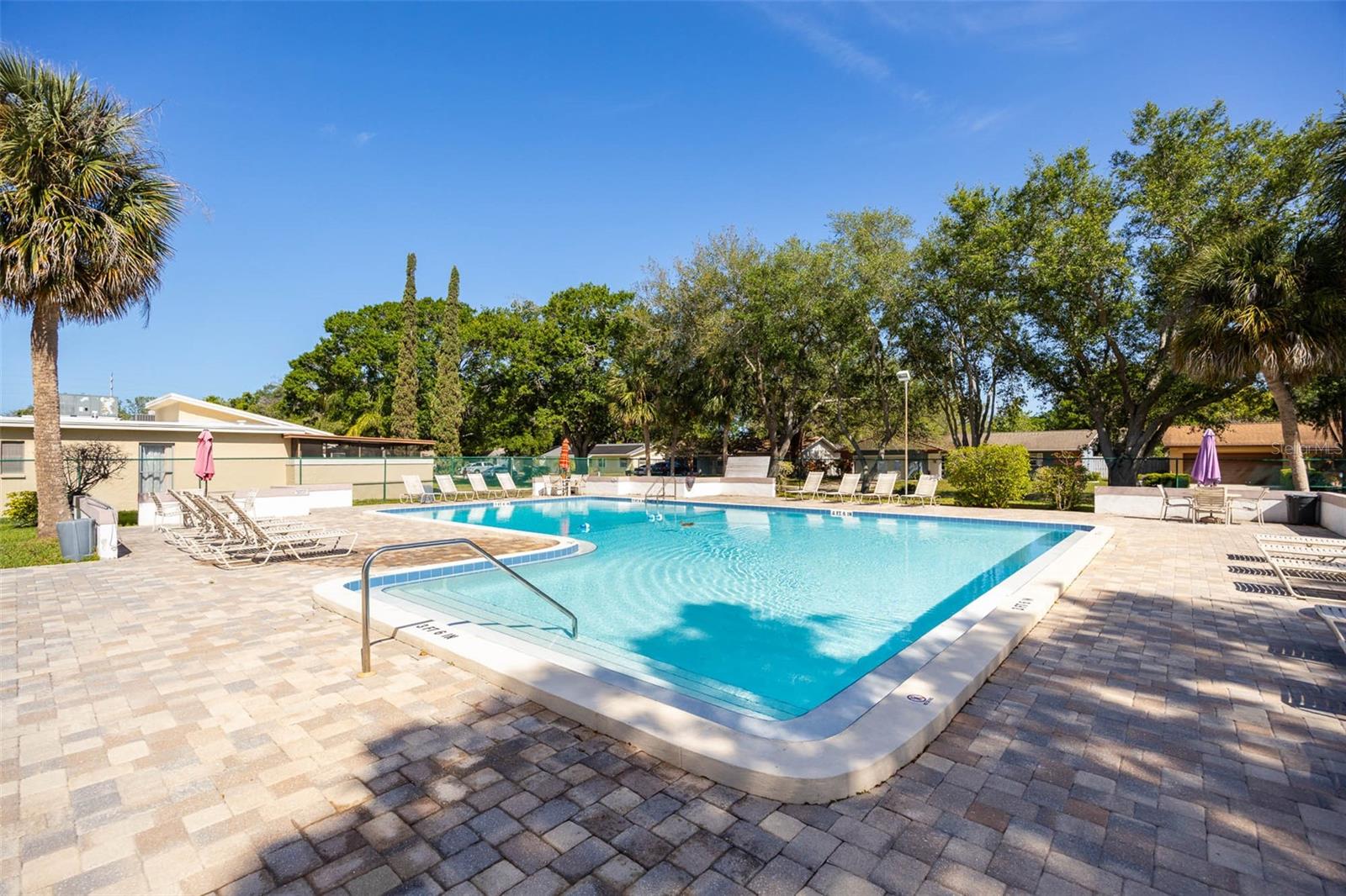 PIPERS GLEN CONDO - Residential