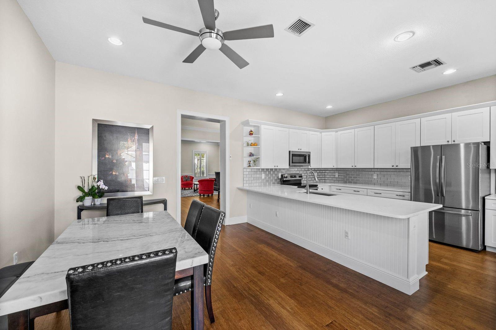 SPRING PARK TOWNHOMES OF SOUTH VILLAGE - Residential