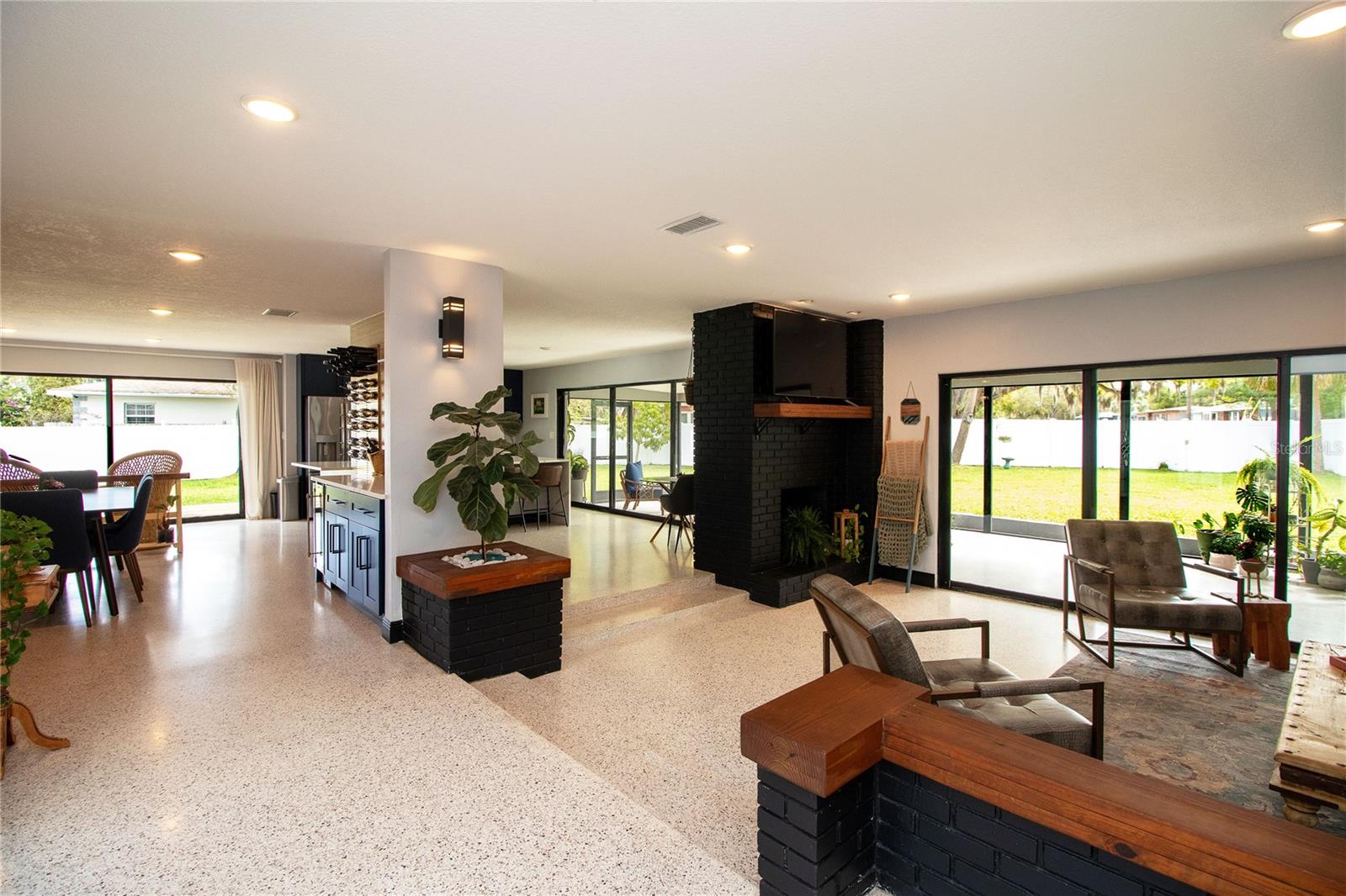 LAKE MAGGIORE PARK REV - Residential