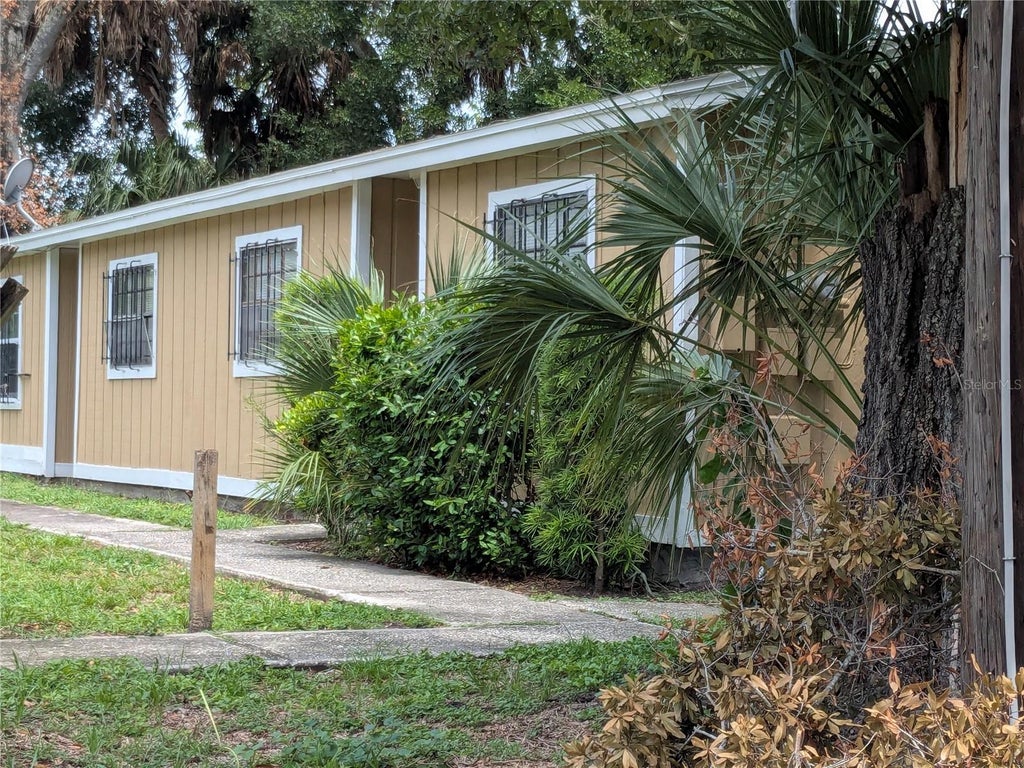 Photo of Tampa, FL 33605 (MLS # TB8531175)