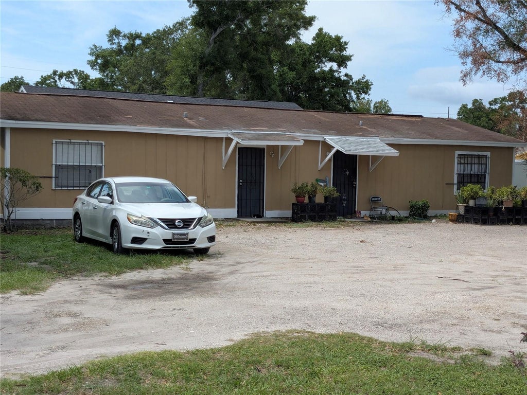 Photo of Tampa, FL 33605 (MLS # TB8531175)