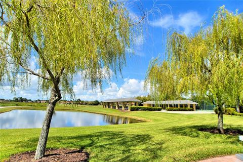 A home in WINTER HAVEN