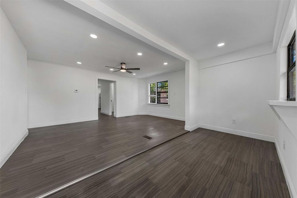 Photo of 142 Avenue B SE, Winter Haven, FL 33880 (MLS # S5142319)