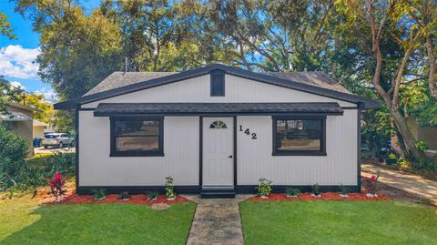 Photo of 142 Avenue B SE, Winter Haven, FL 33880 (MLS # S5142319)