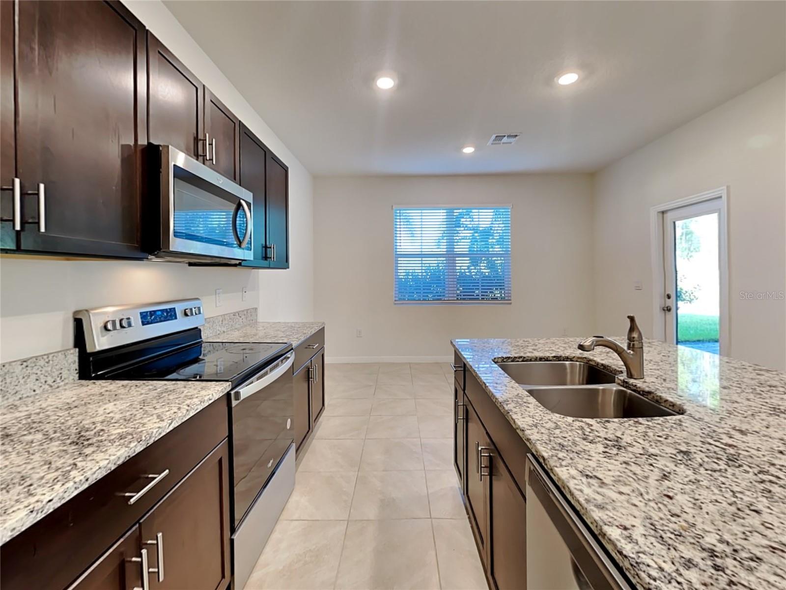 PALMS PH 5 - Residential Lease