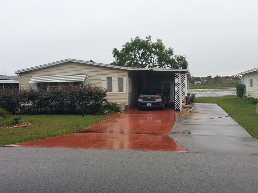 Photo of 24921 Pine Hill, Leesburg, FL 34748 (MLS # G5105547)