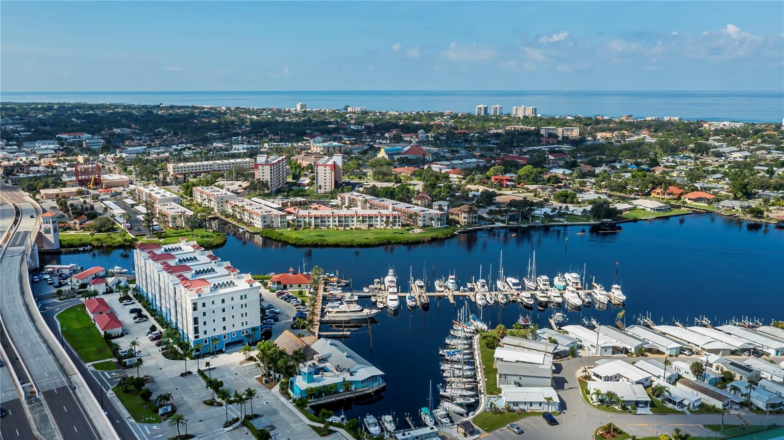 HARBOR LIGHTS MHP CO-OP - Residential