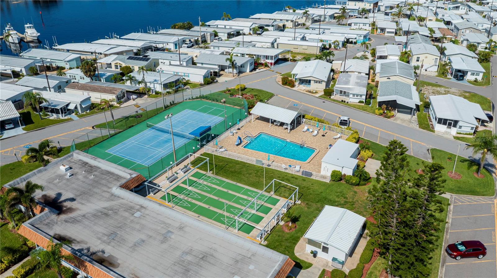 HARBOR LIGHTS MHP CO-OP - Residential