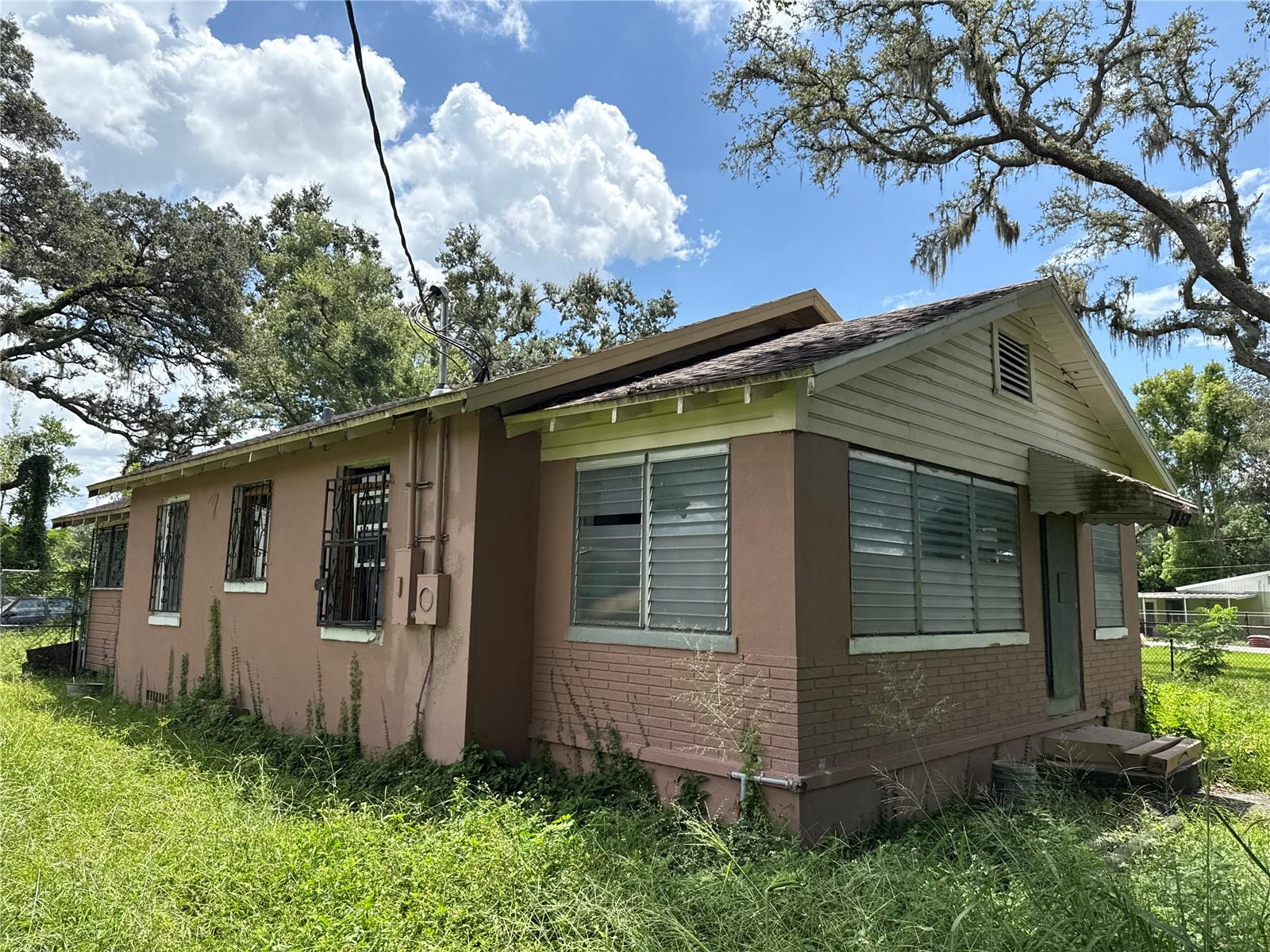 Attention investors and rehabbers! This 2 bedroom, 1 bathroom single-family home is in need of a full renovation and is priced to sell.
Located in a convenient area close to shopping, dining, schools, and major roadways, this home sits on a .36 acre lot with plenty of room for improvements and added value. Comparable renovated homes in the neighborhood are selling strong, making this an opportunity you don’t want to miss.
This property is being sold as-is, cash or hard money only.