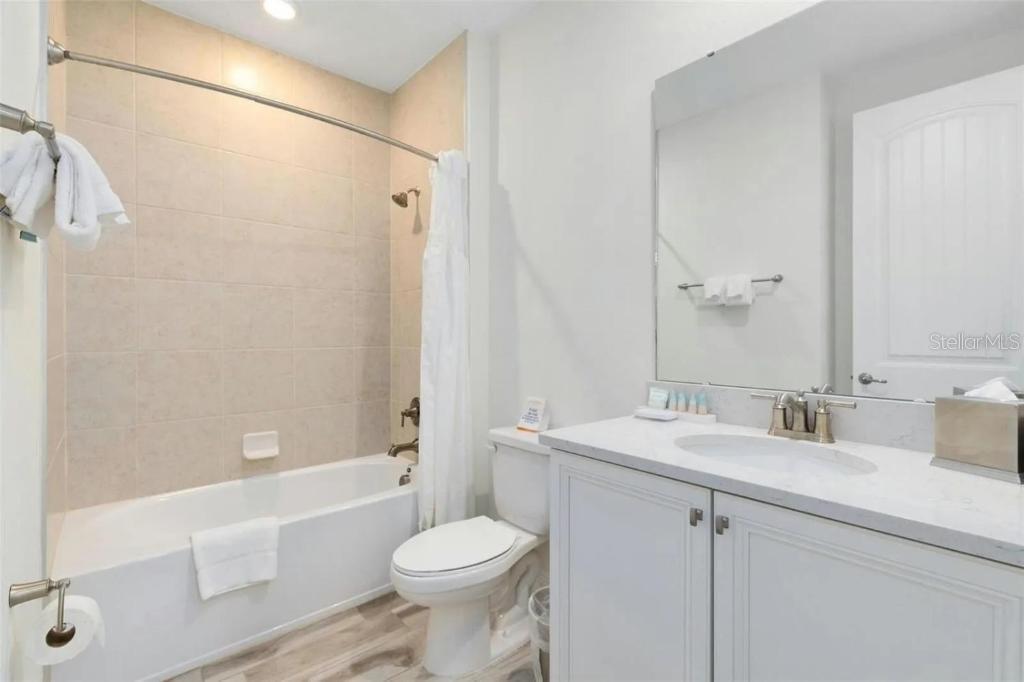 ROLLING OAKS PH 7 - Residential Lease