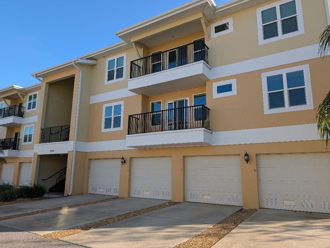 REGENCY PALMS CONDOS - Residential Lease