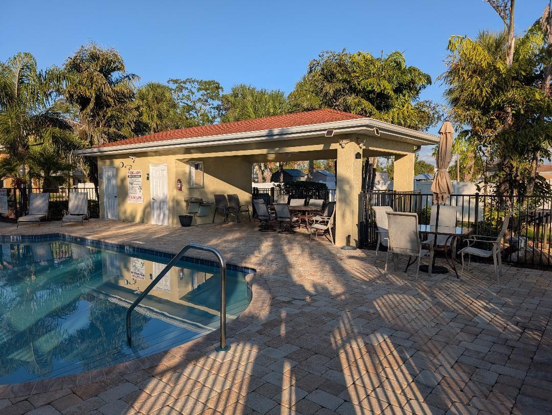 REGENCY PALMS CONDOS - Residential Lease