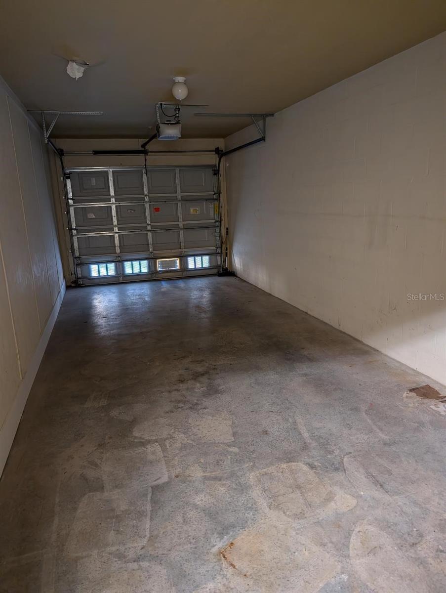 REGENCY PALMS CONDOS - Residential Lease