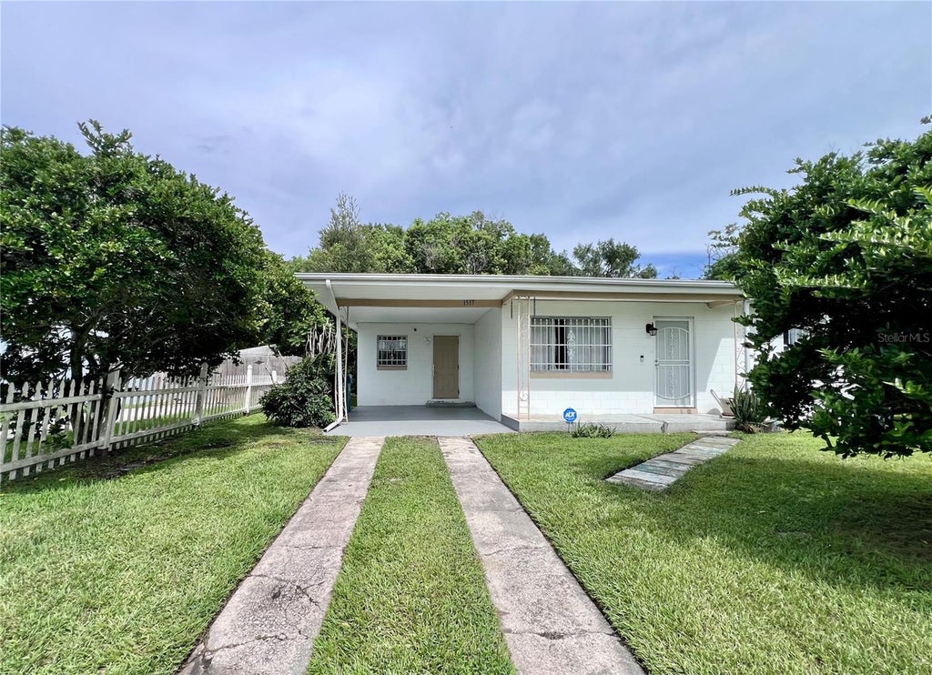 Photo of 1517 Riley Ave, Orlando, FL 32805 (MLS # S5155247)