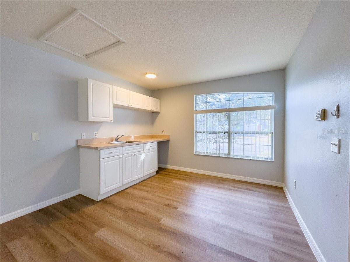 ISLAND CLUB WEST PH 01 - Residential Lease