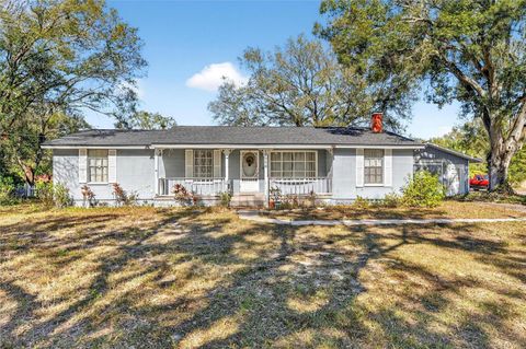 Photo of 10906 Dixon Drive, Riverview, FL 33579 (MLS # TB8466913)