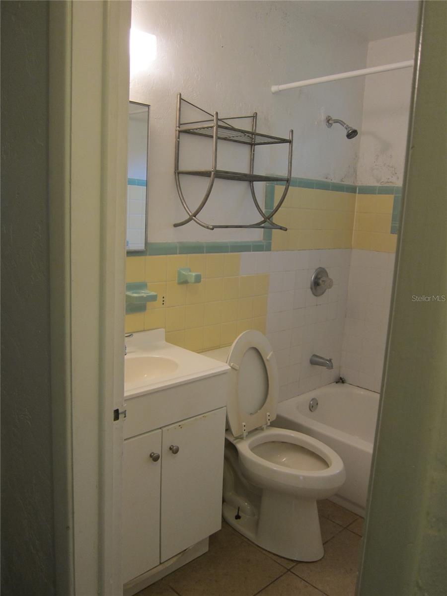 HISBICUS PARK - Residential Lease