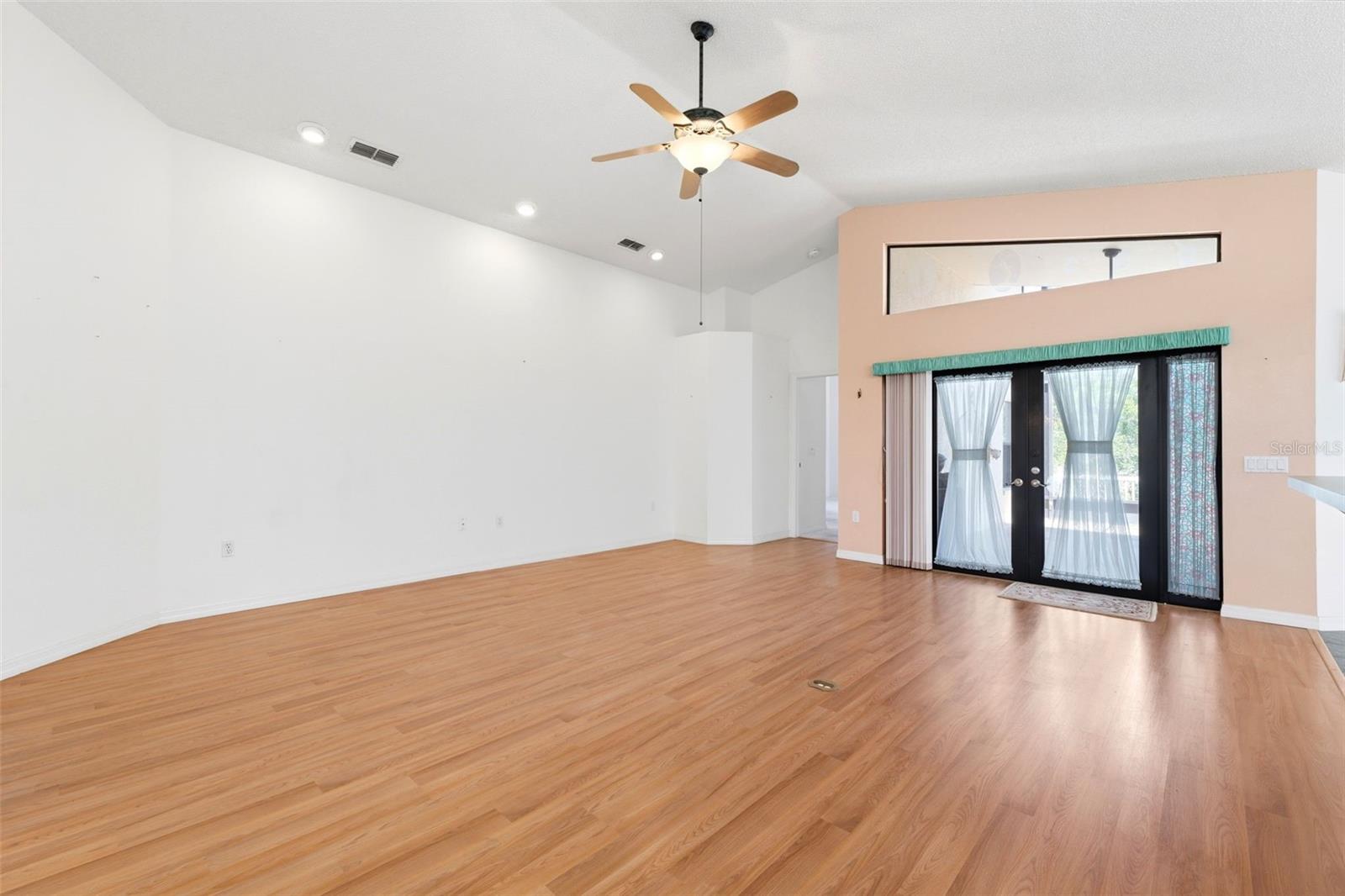 WELLINGTON AT SEVEN HILLS PH 1 - Residential