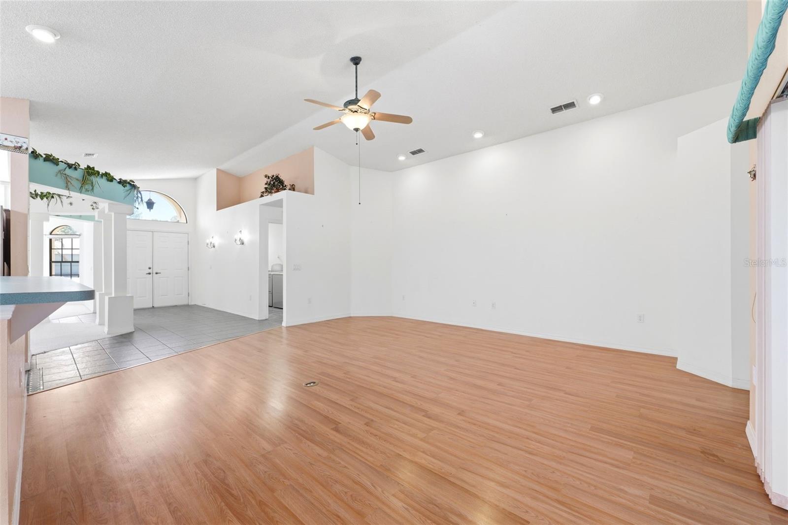 WELLINGTON AT SEVEN HILLS PH 1 - Residential